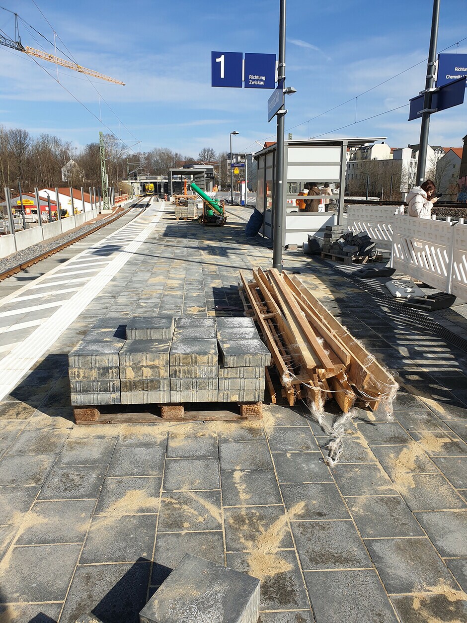 Pflasterarbeiten Gleis 1 Haltepunkt Chemnitz-Süd, 02.03.2022