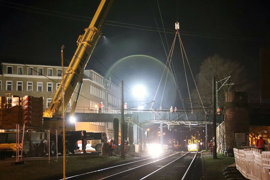 Der zehnte Teil der Eisenbahnüberführung (EÜ) „Augustusburger Straße“ wird ausgehoben (1) (Januar 2020)